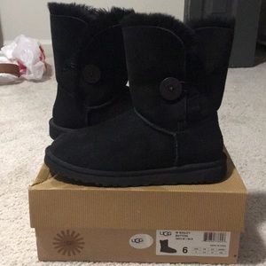 UGG Australia w Bailey Button Black